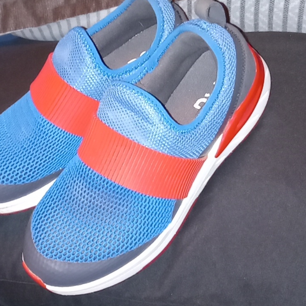 Boys shoes